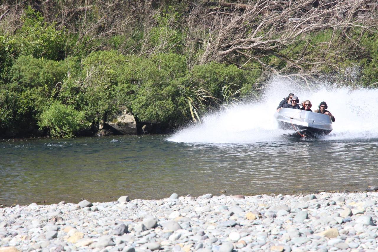 Riverbank Retreat Rai Valley エクステリア 写真